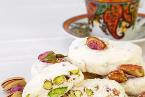 تصویر 3 از گز مغر پسته ساختار یکدست سفید شکیل